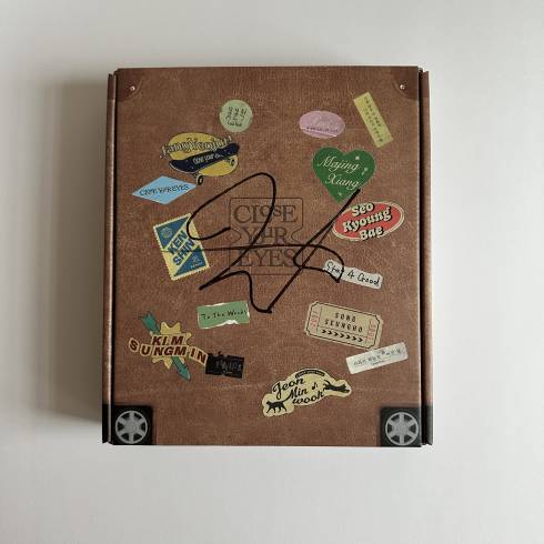 CLOSE YOUR EYES MINWOOK SIGNED
1ST MINI ALBUM 'ETERNALT' (V1)