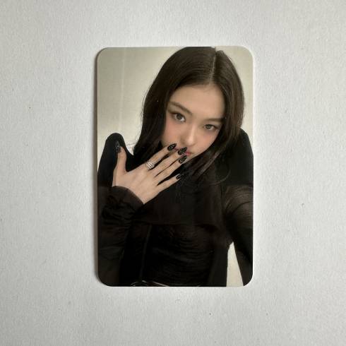 MEOVV
1ST EP ALBUM 'MY EYES OPEN VVIDE' MWAVE PHOTOCARD - ELLA