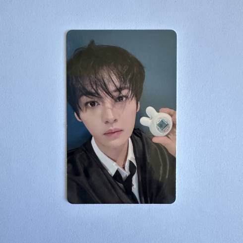 STRAY KIDS
SKZOO TAMAGOTCHI & CASE SET JYP POB PHOTOCARD - LEE KNOW