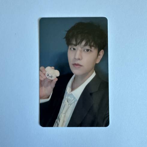 STRAY KIDS
SKZOO TAMAGOTCHI & CASE SET JYP POB PHOTOCARD - SEUNGMIN