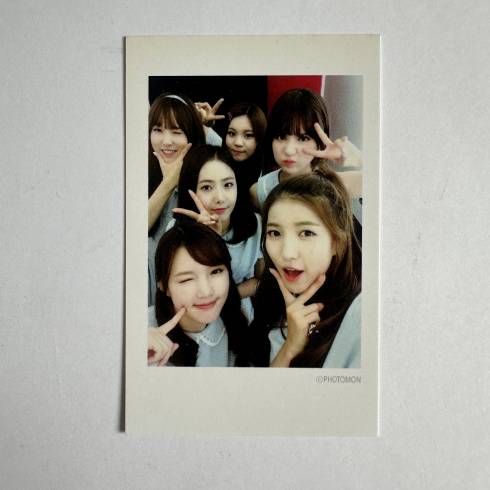 GFRIEND
'LOL' MWAVE MEET & GREET POLAROID PHOTOCARD - VERSION C