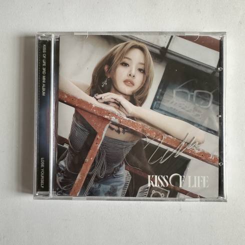 [SEALED] KISS OF LIFE BELLE SIGNED
3RD MINI ALBUM 'LOSE YOURSELF' - JEWEL VERSION