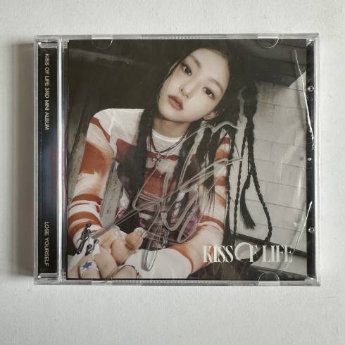 [SEALED] KISS OF LIFE HANEUL SIGNED
3RD MINI ALBUM 'LOSE YOURSELF' - JEWEL VERSION