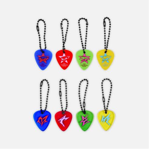[PRE-ORDER] AESPA
6TH MINI ALBUM 'RICH MAN' OFFICIAL POP-UP MD - RANDOM GUITAR PICK KEYRING