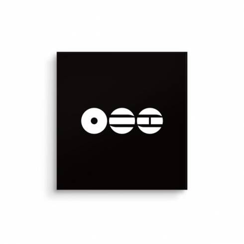 [PRE-ORDER] BTS
ARIRANG T-SHIRT CD BOX SET (LIMITED EDITION)