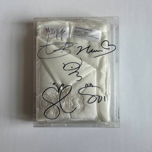OWIS
SIGNED 1ST MINI ALBUM 'MUSEUM' (DREAM VERSION)