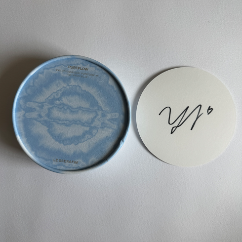 LE SSERAFIM
YUNJIN HAND SIGNED 2ND STUDIO ALBUM 'PUREFLOW' PT.1 BIRCH SCAR VERSION (SIGNED INSERT EXCLUSIVE)