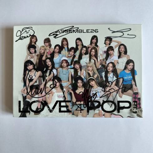 TRIPLES
7TH MINI ALBUM 'LOVE&POP PT.1' WALLFLOWER ZENITH UNIT HAND SIGNED