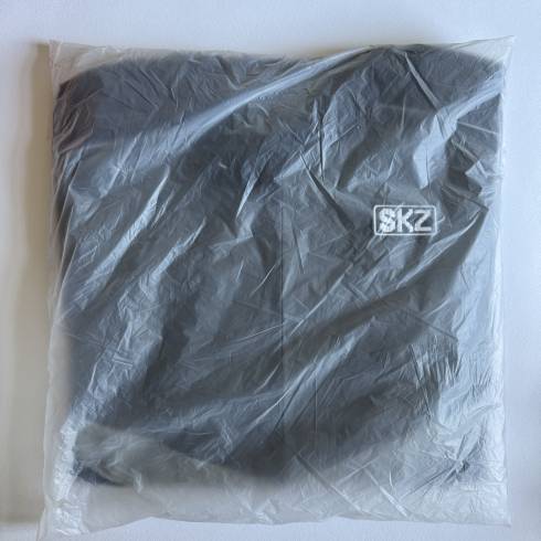 STRAY KIDS
'SKZOO EVERYWHERE ALL AROUND THE WORLD' IN SEOUL OFFICIAL MD - RACING JACKET SEOUL VERSION