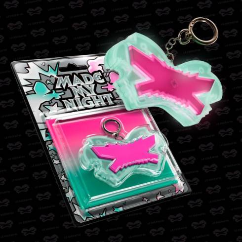 [PRE-ORDER] LE SSERAFIM
2ND SINGLE ALBUM 'MADE MY NIGHT' GLOW CLICKER KEYCHAIN (PINK VERSION)
