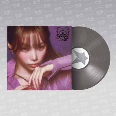 [PRE-ORDER] LE SSERAFIM
2ND SINGLE ALBUM 'MADE MY NIGHT' VINYL (CHAEWON / CHIC SILVER VERSION)