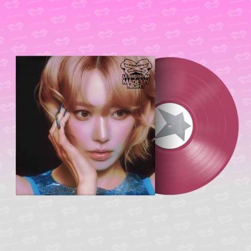 [PRE-ORDER] LE SSERAFIM
2ND SINGLE ALBUM 'MADE MY NIGHT' VINYL (SAKURA / HOT PINK VERSION)
