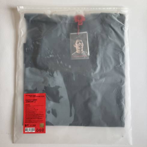 CORTIS
'PUT YOUR PHONE DOWN (PYPD)' TOUR MERCHANDISE PHOTO T-SHIRT (NAVY) - JAMES VERSION (M / L SIZE)