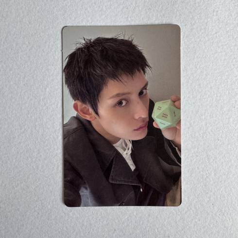 CORTIS -
THE 2ND EP 'GREENGREEN' ALBUM (DICE VERSION) PHOTOCARD - JAMES