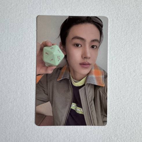 CORTIS -
THE 2ND EP 'GREENGREEN' ALBUM (DICE VERSION) PHOTOCARD - SEONGHYEON