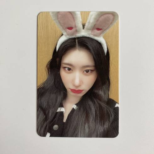 ITZY 
6TH MINI ALBUM 'CHESHIRE' SPECIAL ALBUM ONLINE FAN SIGN VIDEO CALL EVENT PHOTOCARD - CHAERYEONG (BUNNY)