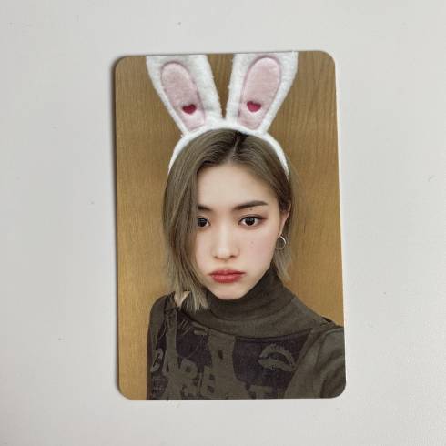 ITZY 
6TH MINI ALBUM 'CHESHIRE' SPECIAL ALBUM ONLINE FAN SIGN VIDEO CALL EVENT PHOTOCARD - RYUJIN (BUNNY)