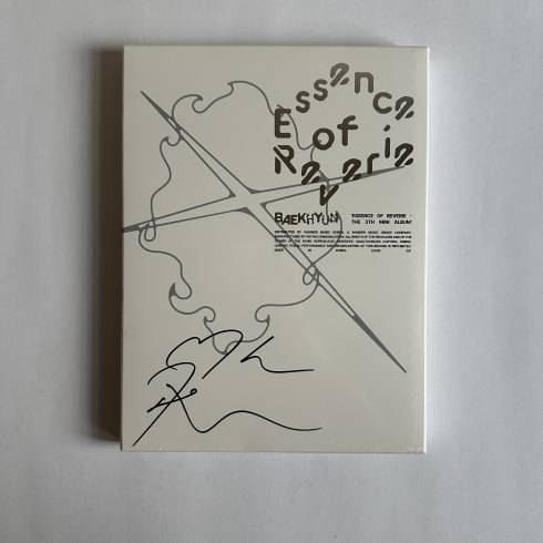 BAEKHYUN SIGNED
5TH MINI ALBUM 'ESSENCE OF REVERIE' - ESSENCE VERSION