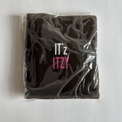 ITZY
JAPAN DEBUT SHOWCASE 'IT'Z ITZY' OFFICIAL MD - TRADING CARD CASE