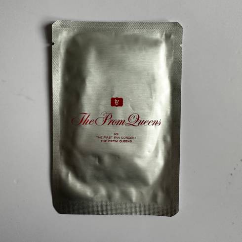 IVE
2023 THE FIRST FAN CONCERT 'THE PROM QUEENS' RANDOM PHOTOCARD PACK