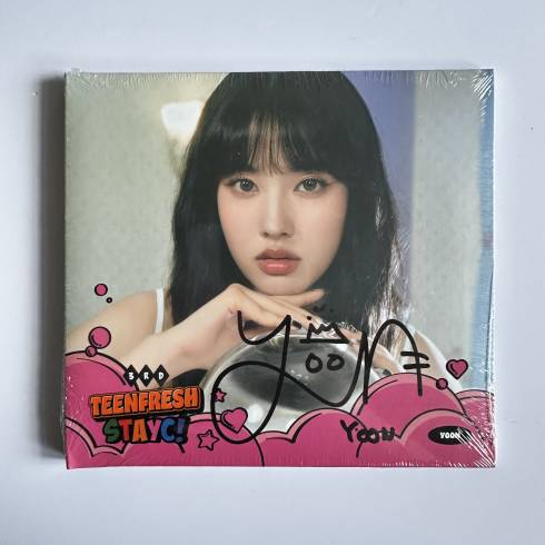 STAYC YOON SIGNED
3RD MINI ALBUM 'TEENFRESH' DIGIPAK - YOON VERSION