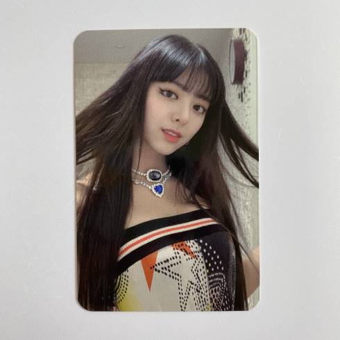 ITZY 
3RD MINI ALBUM 'NOT SHY' MMT FAN SIGN VIDEO CALL EVENT PHOTOCARD - YUNA