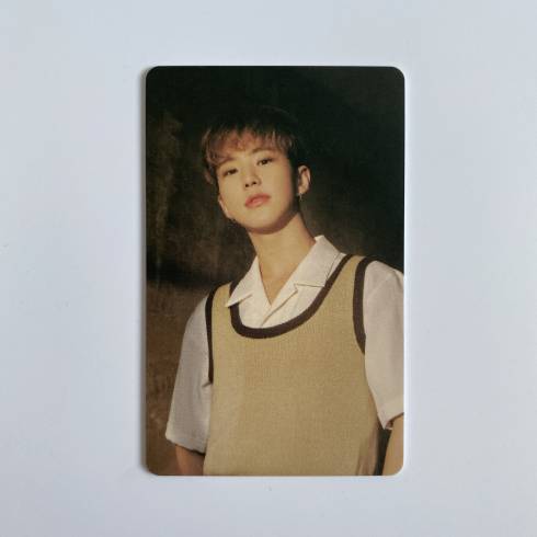 SEVENTEEN
'ATTACCA' HYBE INSIGHT MUSEUM VISITOR EXCLUSIVE LUCK DRAW PHOTOCARD - HOSHI