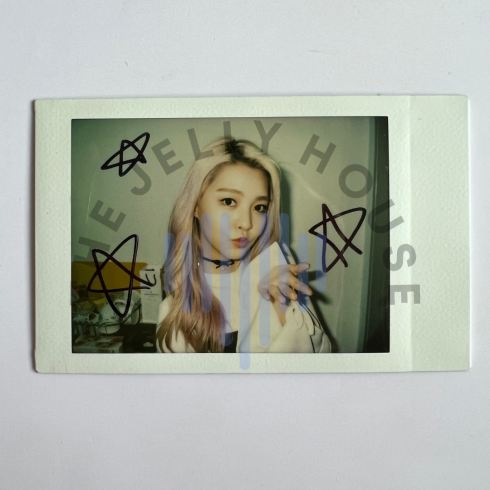 BERRY GOOD SEHYUNG 
ONE-OF-A-KIND UNRELEASED POLAROID (V1)