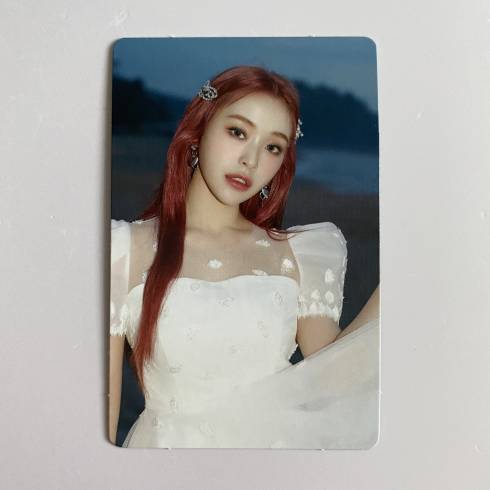 DREAMCATCHER
2ND SPECIAL ALBUM 'SUMMER HOLIDAY' LIMITED EDITION PHOTOCARD- GAHYEON