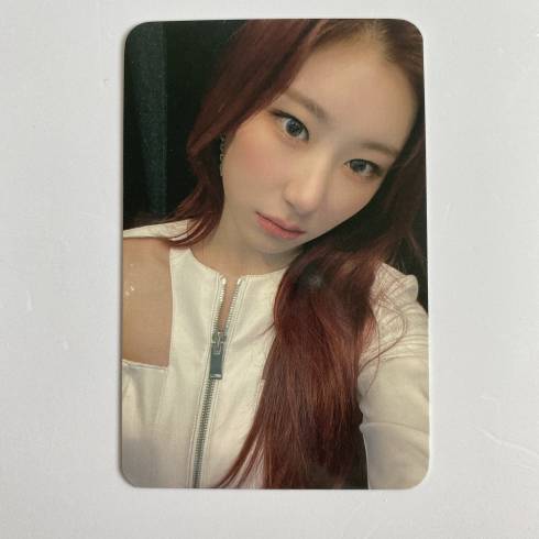 ITZY 
4TH MINI ALBUM 'GUESS WHO' SOUNDWAVE FAN SIGN VIDEO CALL EVENT PHOTOCARD - CHAERYEONG