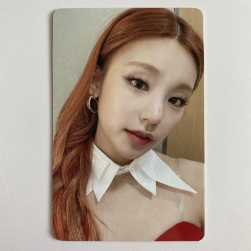 ITZY 
4TH MINI ALBUM 'GUESS WHO' WITHDRAMA FAN SIGN VIDEO CALL EVENT PHOTOCARD - YEJI