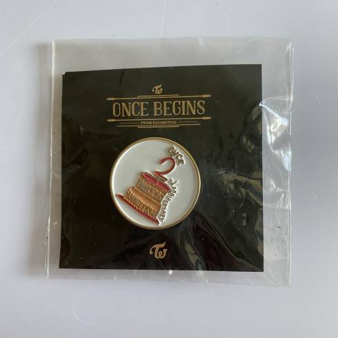 TWICE
'ONCE BEGINS' FAN MEETING OFFICIAL GOODS - BADGE C